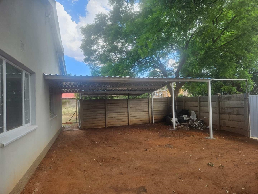 To Let 2 Bedroom Property for Rent in Rhodesdene Northern Cape